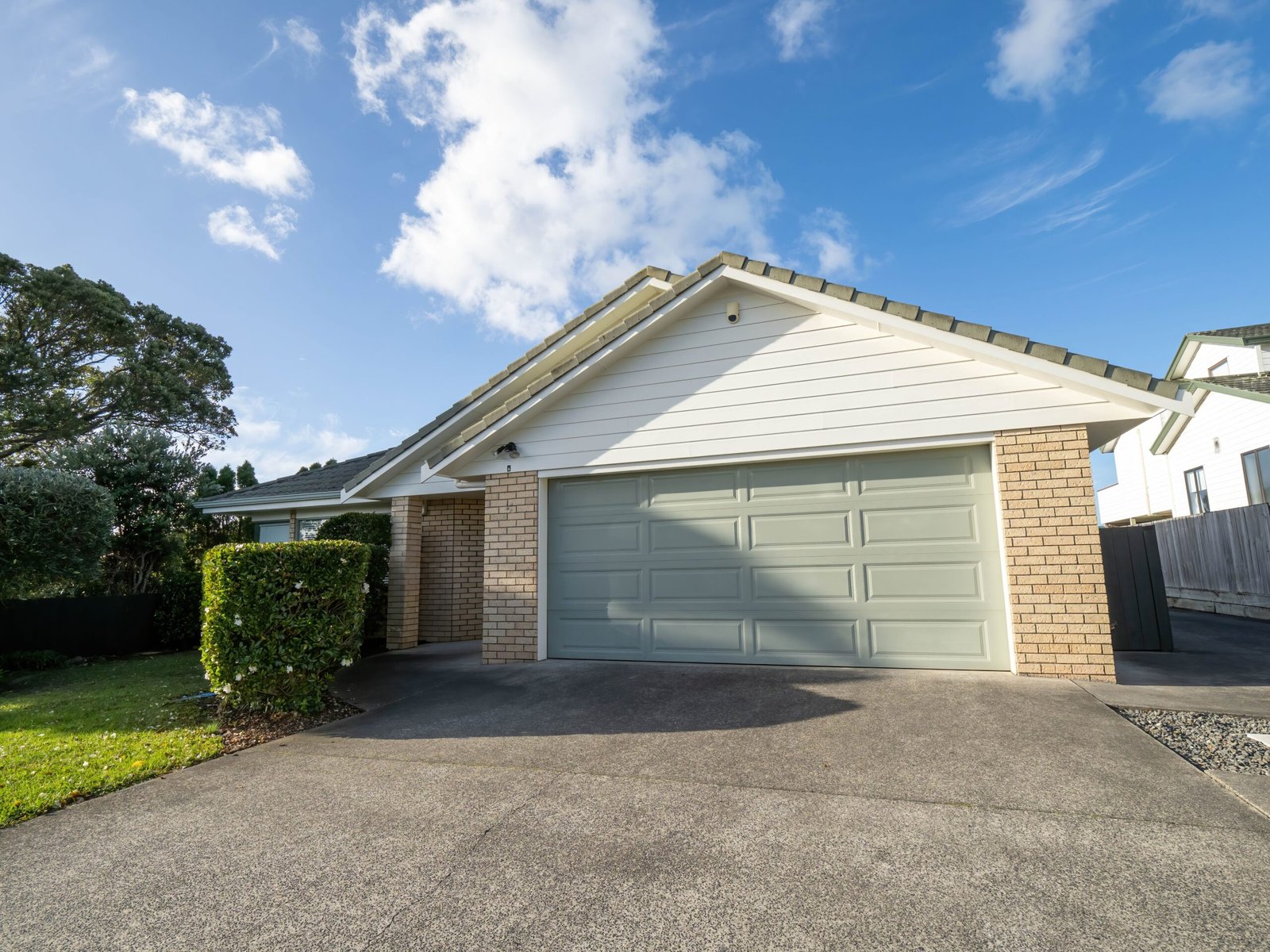 Exterior repaint, suburban home